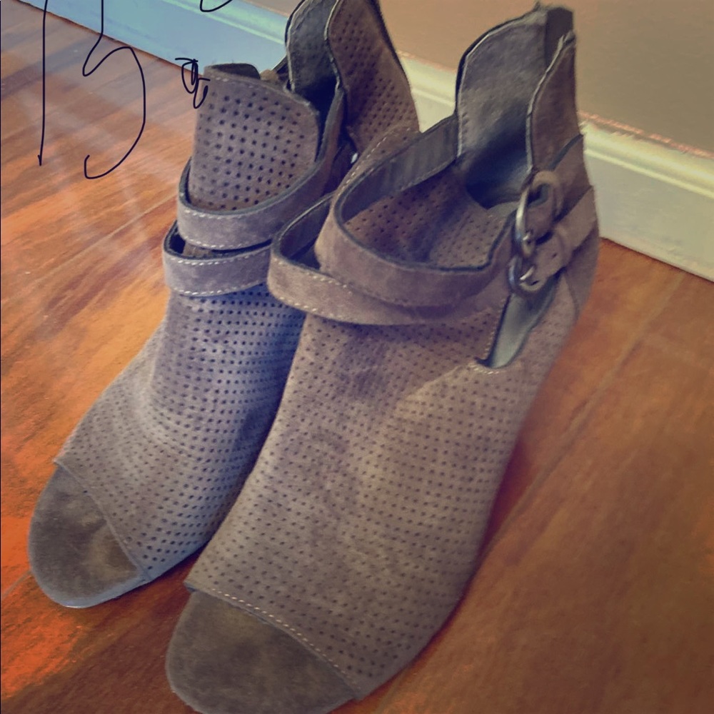 Women’s open toe